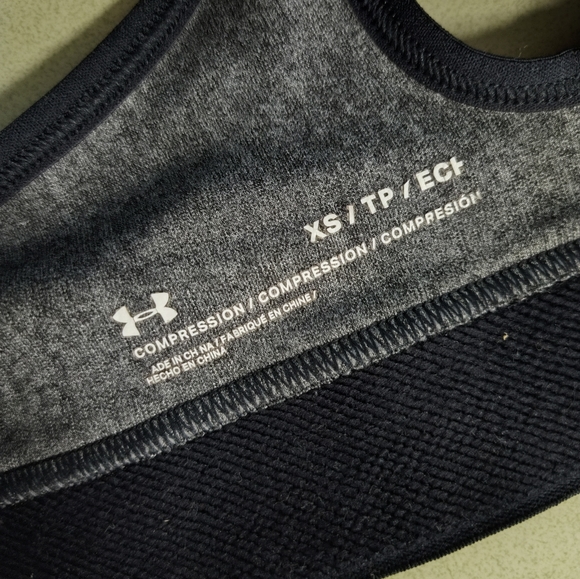 Under Armour Peekhole Razorback Sports Bra - Picture 3 of 8